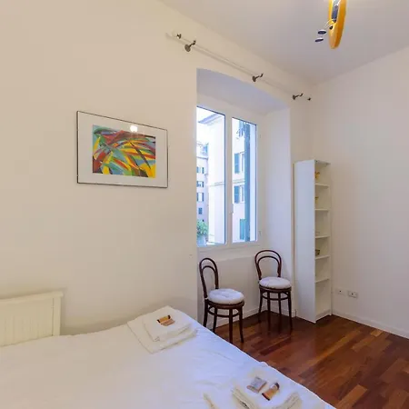 Joivy Colorful Apt For 6, 5 Mins From Piazza Corvetto Apartment