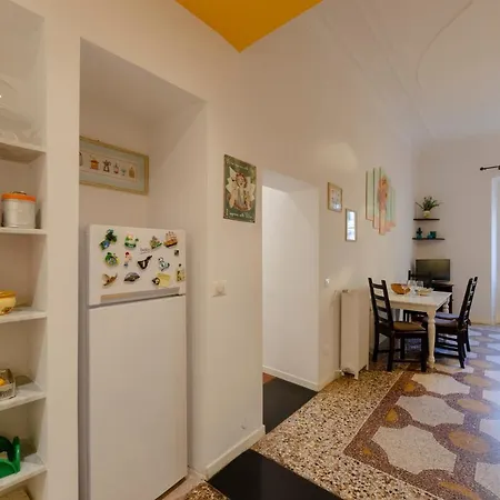 Joivy Colorful Apt For 6, 5 Mins From Piazza Corvetto Apartment *