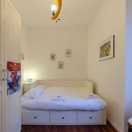 Apartment Joivy Colorful Apt For 6, 5 Mins From Piazza Corvetto